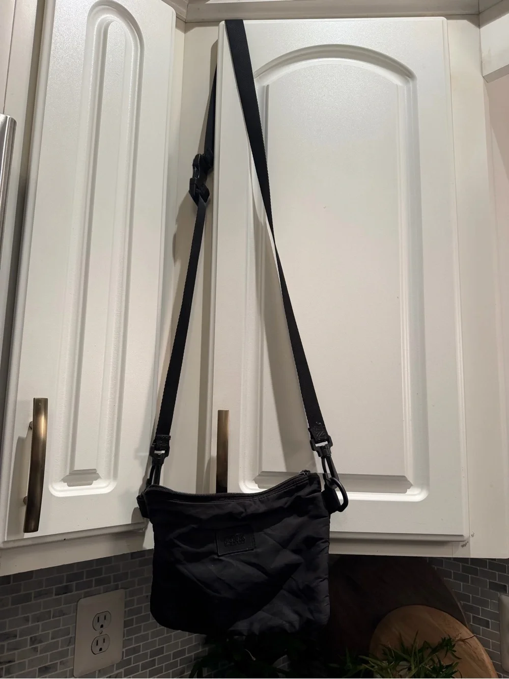 Victoria’s Secret Pink Crossbody Small Zipper Bag - Black